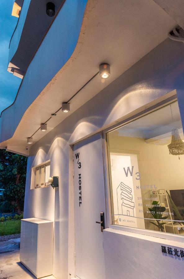 W3 Hostel Luodong Exteriör bild