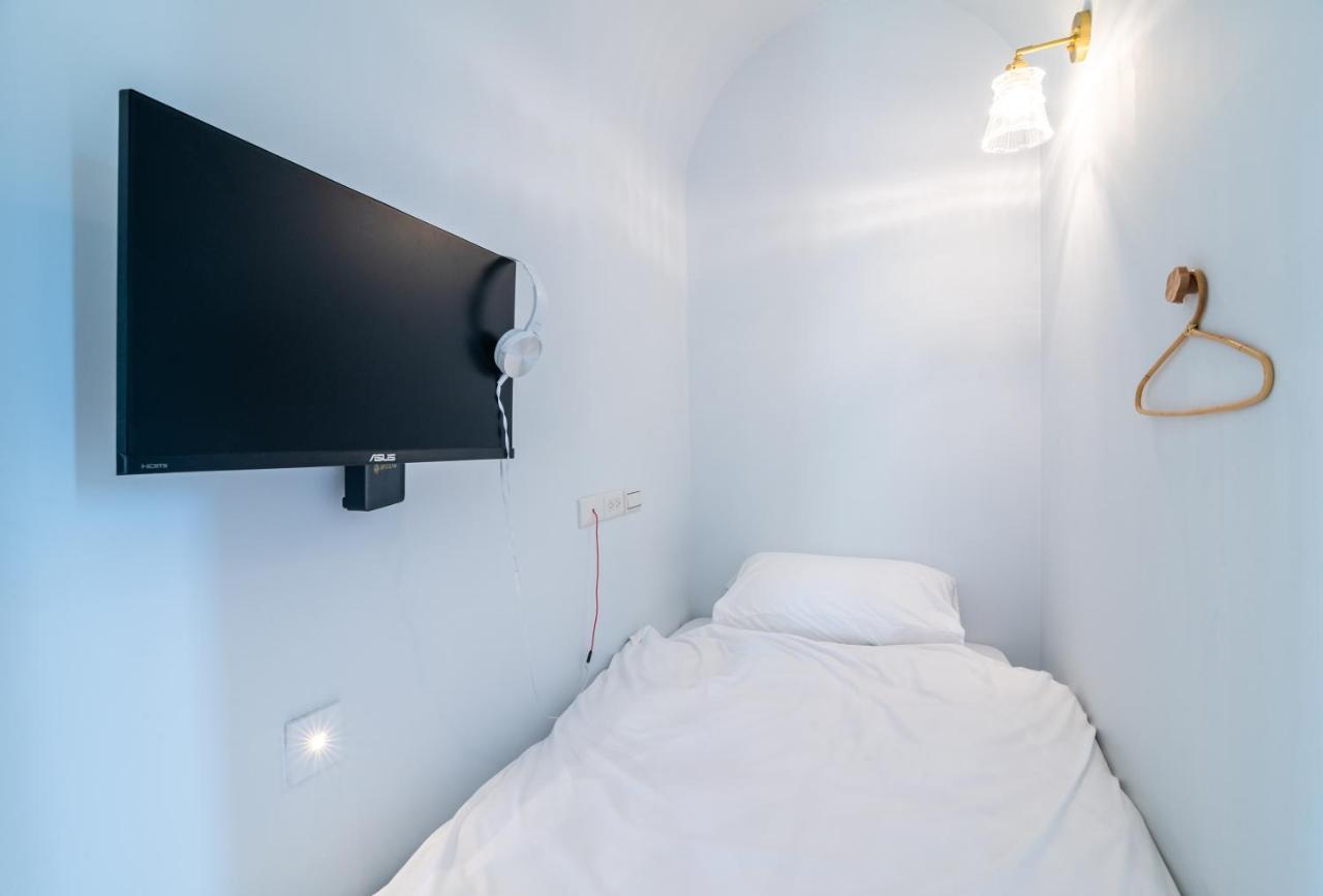 W3 Hostel Luodong Exteriör bild
